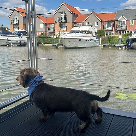 Lincoln Floating Holidays Bagian luar foto