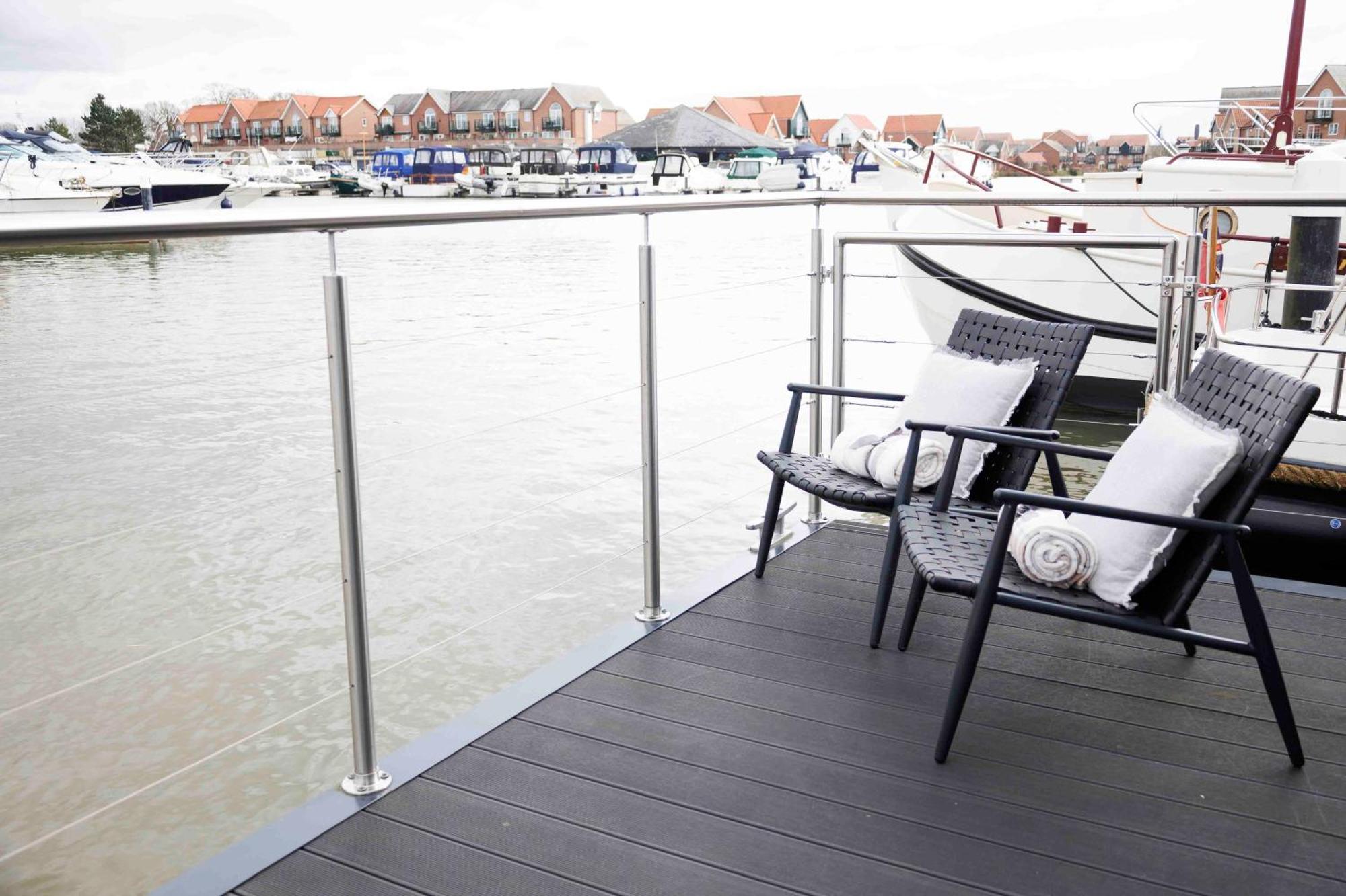 Lincoln Floating Holidays Bagian luar foto