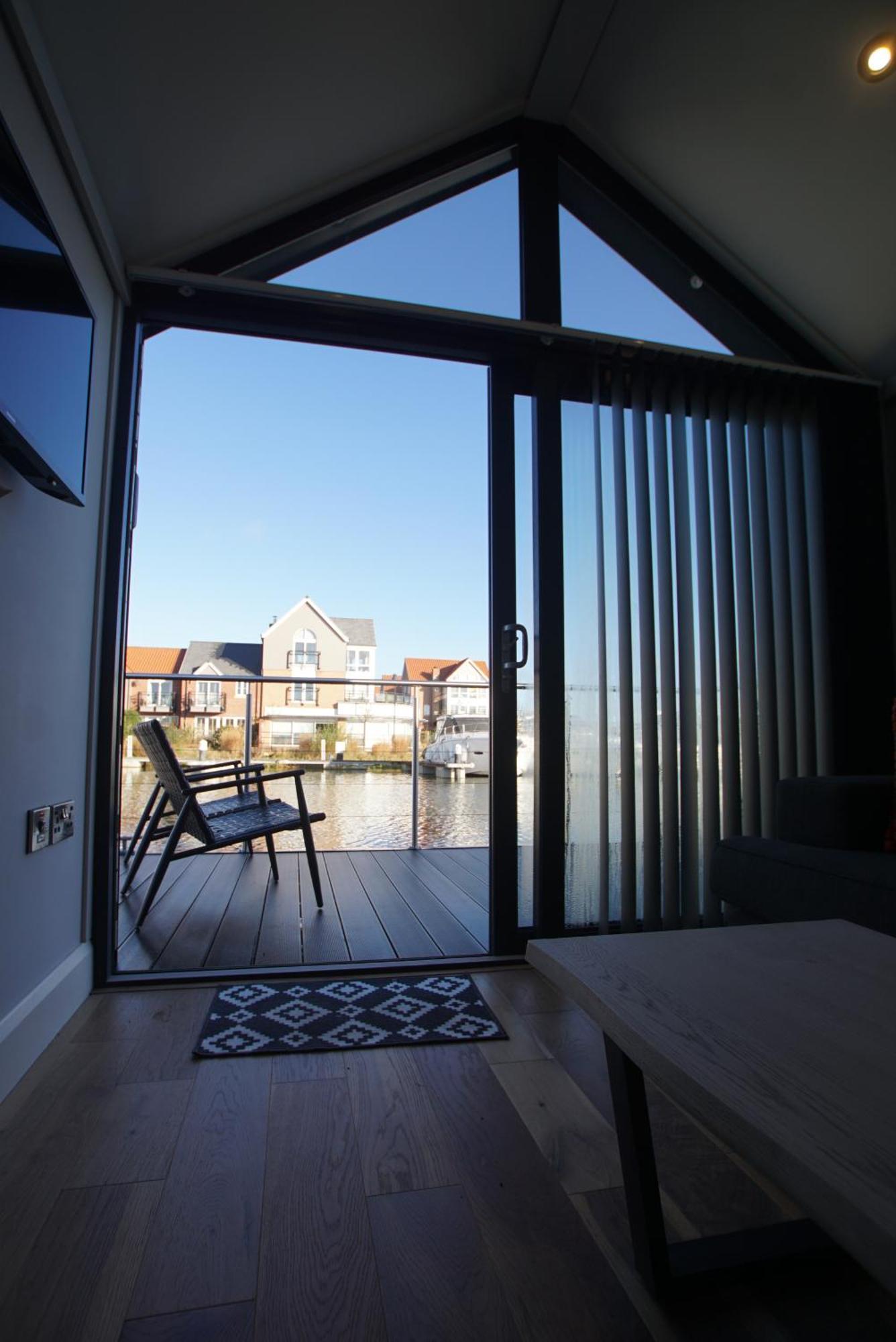 Lincoln Floating Holidays Bagian luar foto