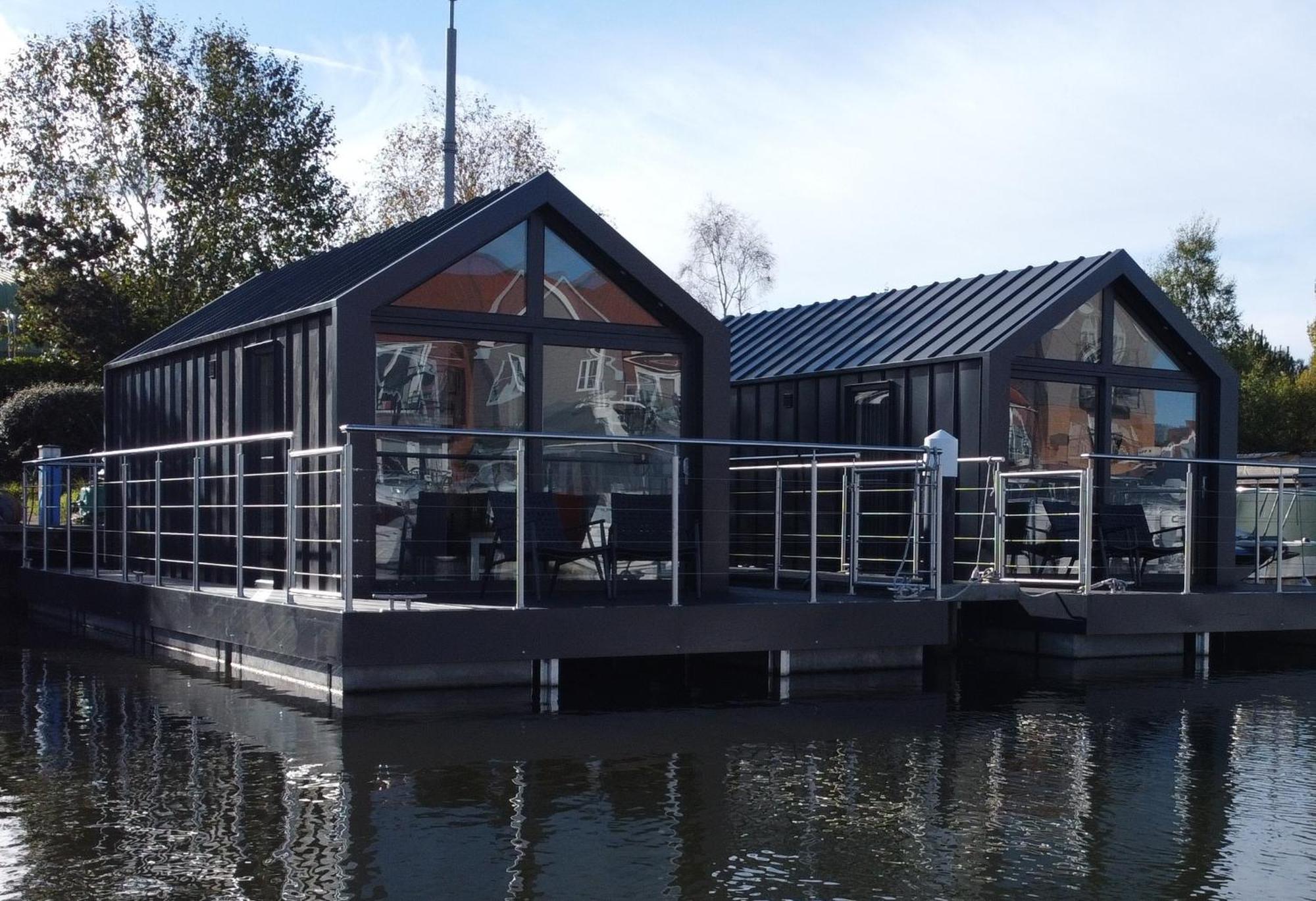 Lincoln Floating Holidays Bagian luar foto